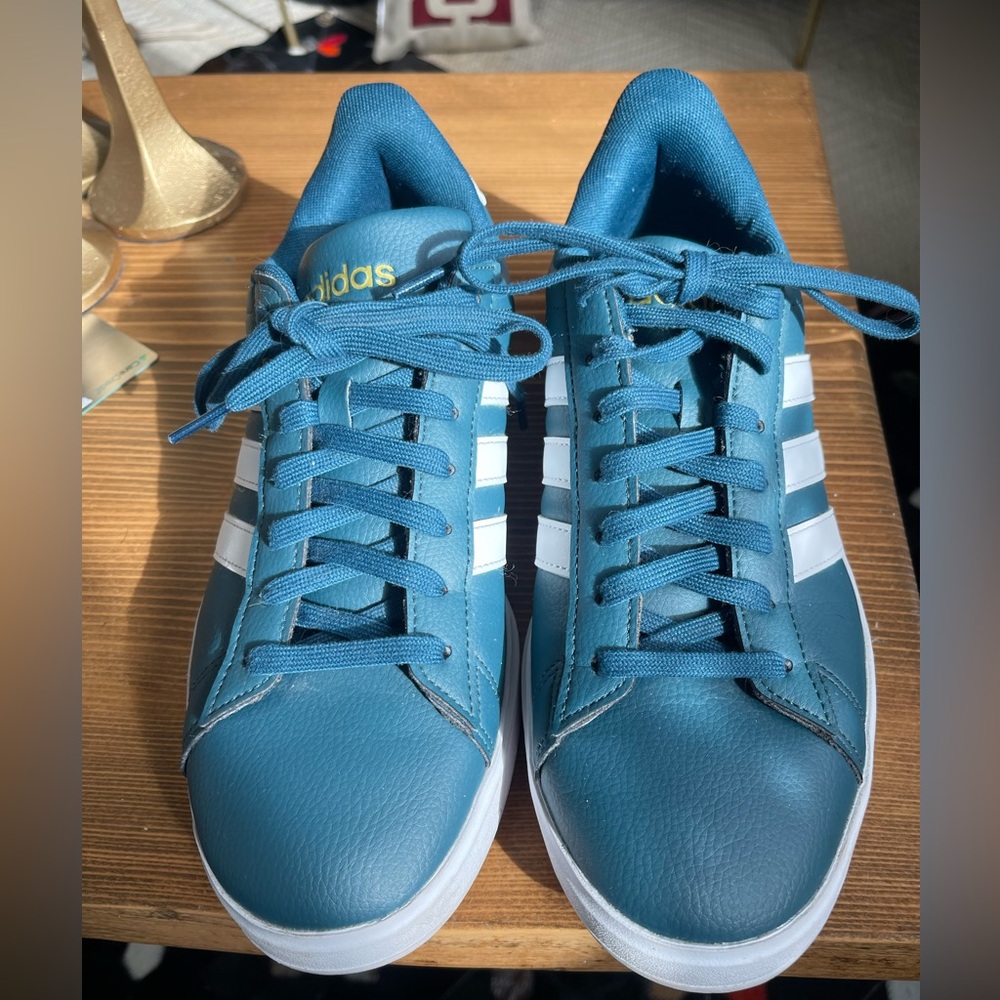 Teal Green Adidas cloud form sneaker Sz. 9